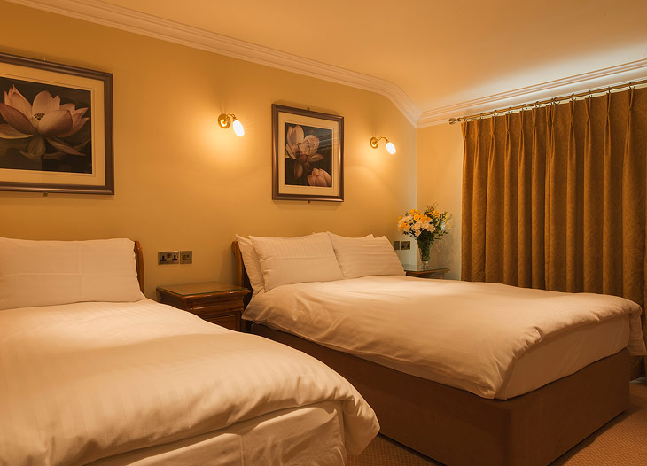Triple room at Larkinley Lodge