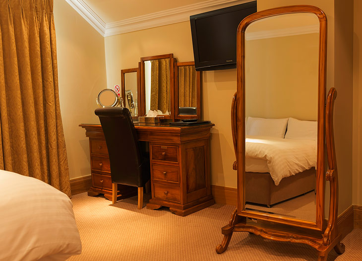 Twin room at Larkinley Lodge